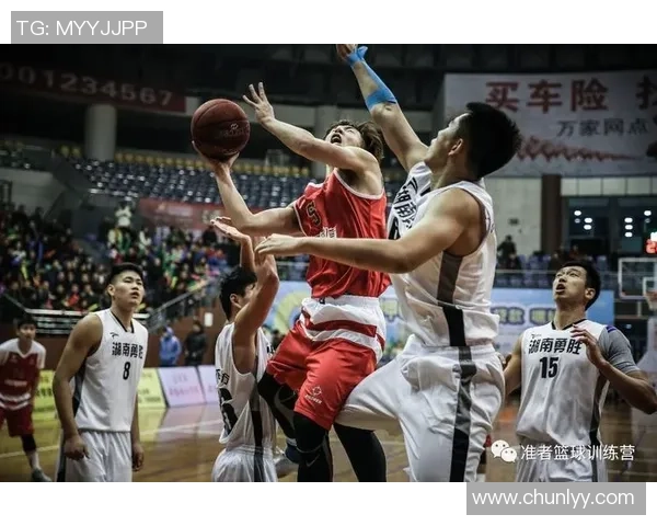 赛后分析:深圳篮球队与成都篮球队在比赛中的战术灵活性对比 赛后分析:深圳篮球队与成都篮球队在比赛中的战术灵活性对比