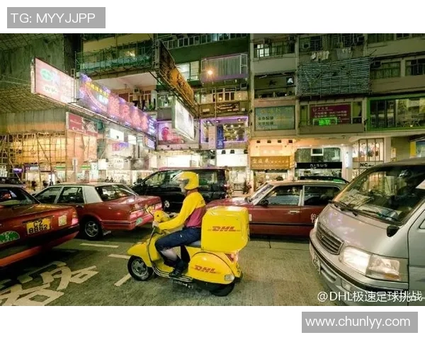 足球明星抵达新城市下飞机瞬间的精彩瞬间与独特风采展示 足球明星抵达新城市下飞机瞬间的精彩瞬间与独特风采展示