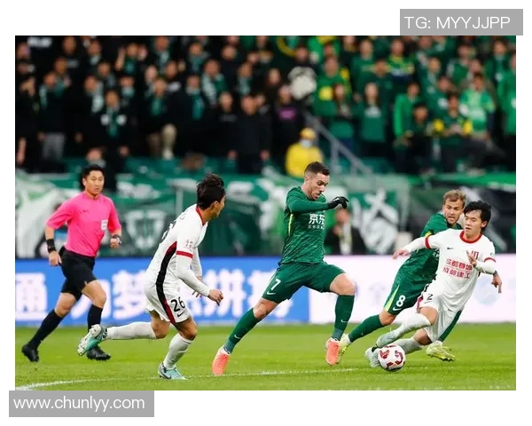 足球战术：成都足球队的中路突破体系